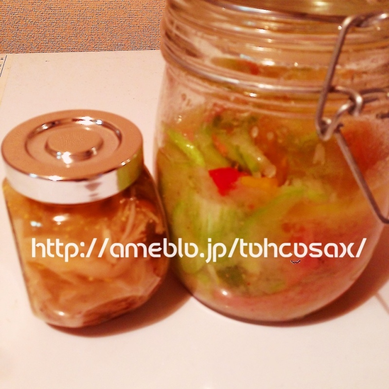 キノコのマリネとハムと野菜のマリネ